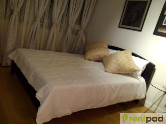 Furnished 1BR Unit with Balcony and Parking in Park Terraces