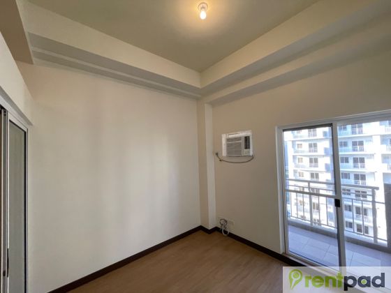 Penthouse Level 1 Bedroom with Balcony in Brixton Place Pasig #062c9c9b93