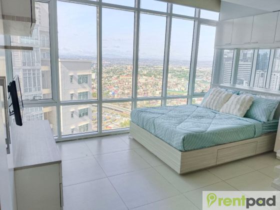 For Rent Studio in Two Serendra BGC #c056959d4