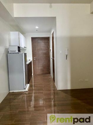 Fully Furnished 1 Bedroom Unit at The Air Residence Makati