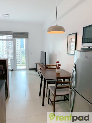 Fully Furnished Studio at Serendra BGC #6e30e3ca34