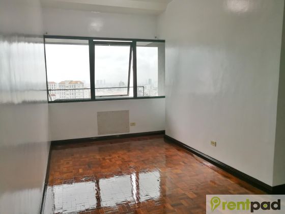 Prime 2BR Unit for Rent near Edsa Boni Station and Greenfield #be552a0d8