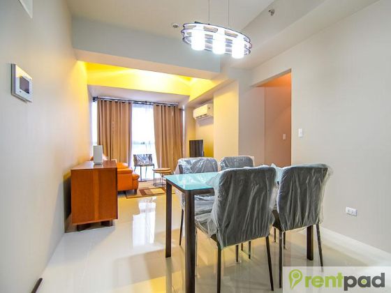 Fully Furnished 2 Bedroom Unit in Uptown Ritz #e9bcc58375