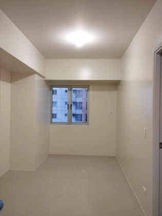 Unfurnished 1 Bedroom Unit at Avida Towers Sola for Rent