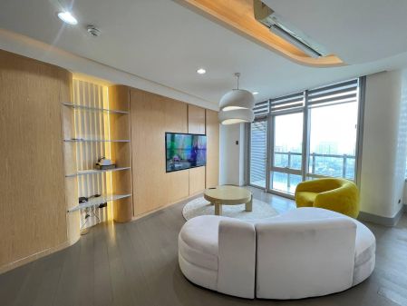 Spacious 1 Bedroom Condo Unit in Proscenium Residences Rockwell 