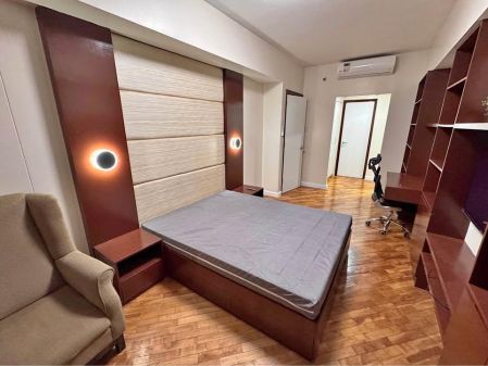 Newly Renovated 1 Bedroom Unit Joya Lofts and Towers