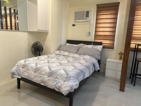 Studio Unit for Rent at Pearl Place
