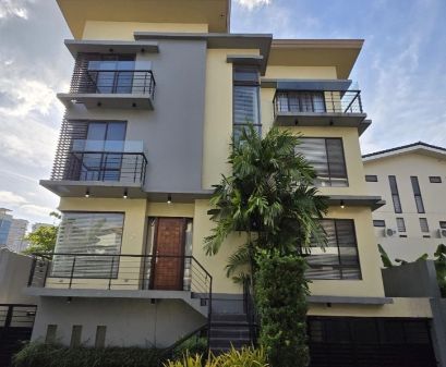 5 Bedroom House for Rent in Mckinley Hill Village