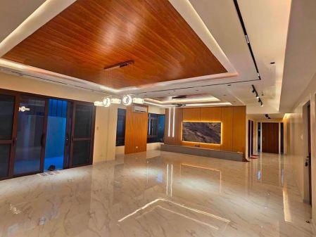 Unfurnished 5 Bedroom House at Bel Air Village 2 for Rent