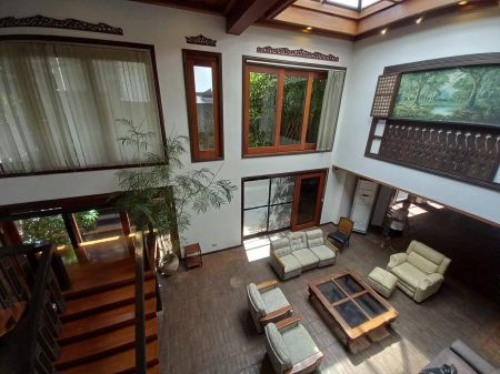 Ayala Alabang 3BR Bedroom Quaint House for Rent in Alabang Muntin