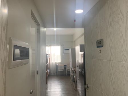 Furnished Studio Good for 4 pax at Tennyson Heights near CEU and