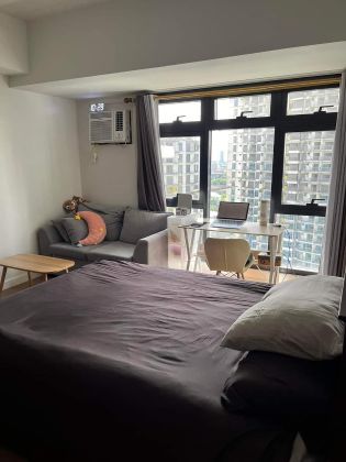 Fully Furnished Studio Unit at Alveo High Park Tower 1 for Rent