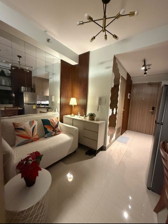 Fully Furnished 1 Bedroom Unit Facing Pool in Shore 2 Residences