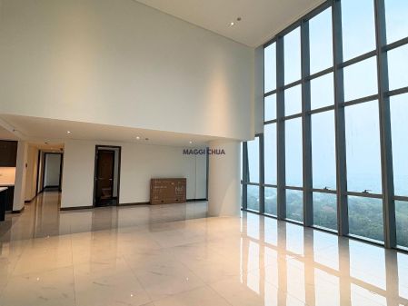 3 Bedroom Skyview Villa Park Central Towers by Ayala Land