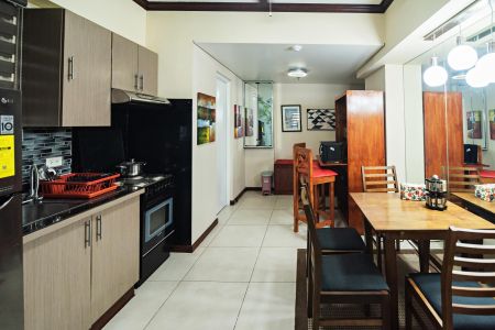 1 Bedroom Condo for Rent in the Columns Legazpi Village Makati