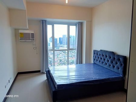 Studio Unit at Axis Residences for Rent