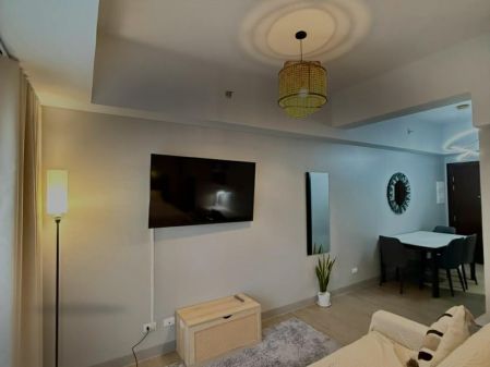 Fully Furnished Studio with Balcony at Uptown Arts Bgc Taguig