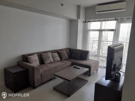 2BR Condo for Rent in Red Oak at Two Serendra BGC