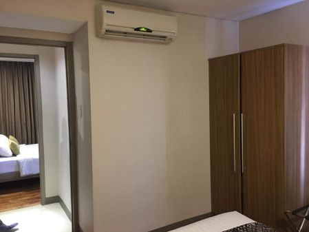Fully Furnished 2 Bedroom with Balcony in Makati near Malls