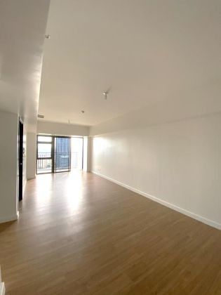 Brand New 1 Bedroom with Balcony for Rent at High Park Vertis