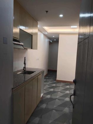 2BR Condo near PGH  Robinsons P Gil Station 