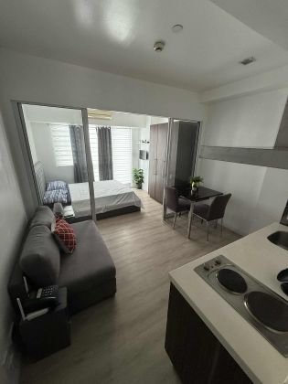 1 Bedroom with Balcony for Rent at Acqua Private Residences
