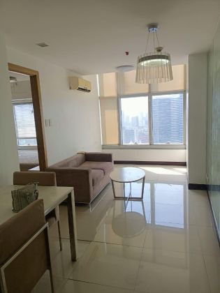 Penthouse 1BR for Rent in One Central Makati