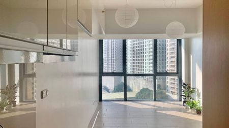 Semi Furnished Studio For Rent in ONE EASTWOOD AVENUE TOWER 1