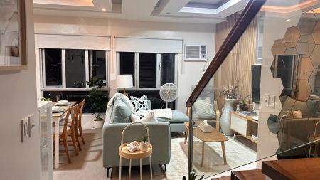 Fully Furnished Penthouse BGC uptown condo bi level