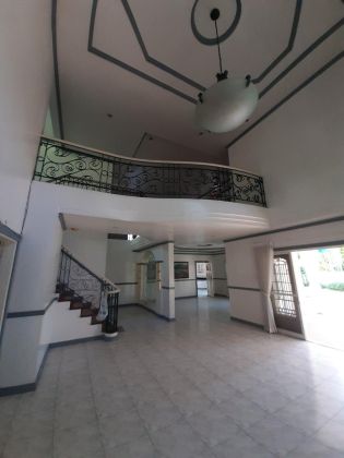 4 Bedroom Home with Pool in Ayala Alabang Village