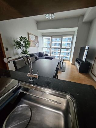 Fully Furnished 1 Bedroom Unit at The Seasons Residences