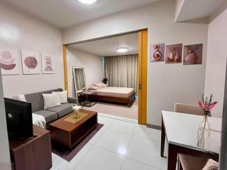 Fully Furnished 1 Bedroom Unit at One Uptown Residence for Rent