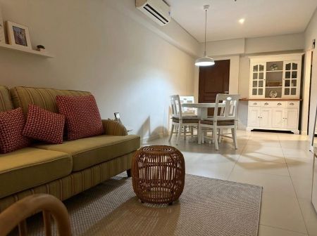 1BR in Two Serendra Red Oak