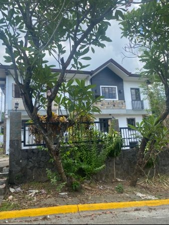 Unfurnished 6 Bedroom House at Filinvest 2 for Rent