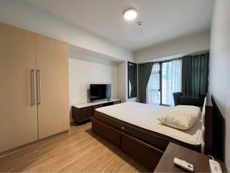 For Lease 3 Bedroom at Escala Salcedo near Ayala Triangle Gardens