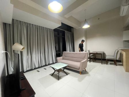 2 Bedroom Penthouse Furnished for Rent in Greenbelt Hamilton