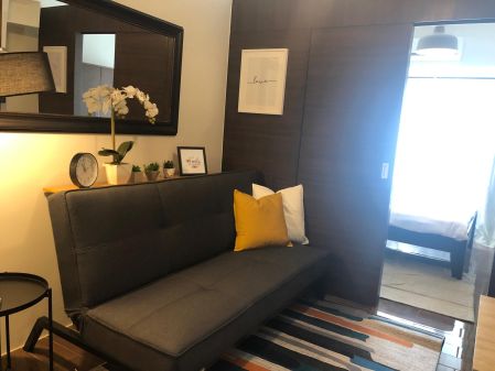 Fully Furnished 1 Bedroom Unit with a nice view of Makati