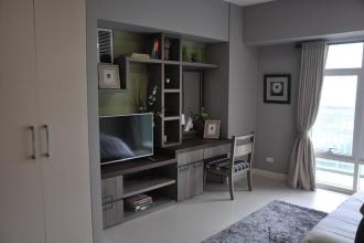 Nicely Interior  Studio for Rent in Red Oak Two Serendra Taguig