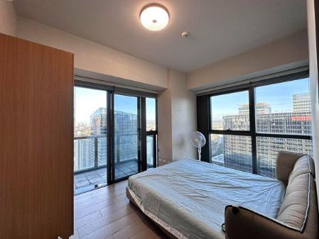 Fully Furnished 2 Bedroom 2 Toilet and Bath Uptown Ritz
