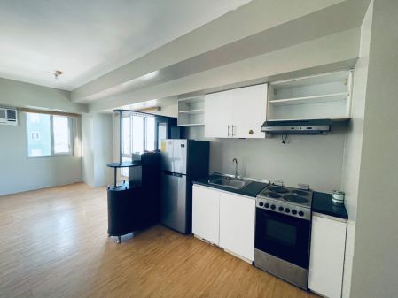 Semi Furnished 1 Bedroom Unit at Avida Towers Alabang for Rent