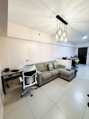 Fully Furnished 1BR for Rent in Two Serendra BGC Taguig