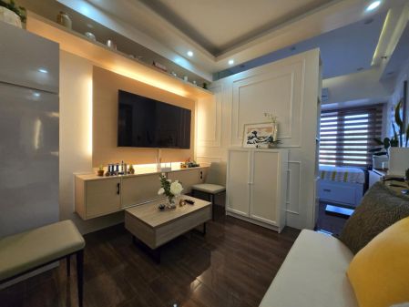 Renovated 1 Bedroom Unit in Air Residence Makati for Lease