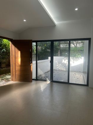 Unfurnished 3 Bedroom House at Ayala Alabang Village for Rent