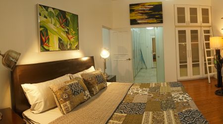 Big One Bedroom with 2 T&B in Rockwell, Makati