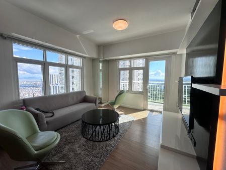 Spacious 2 Bedroom Unit in Two Serendra Eranti Tower