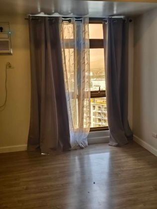 Semi Furnished Studio Vertis North High Park 2