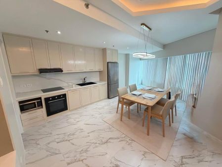 2 Bedroom Condo loft Unit in One Rockwell East Makati