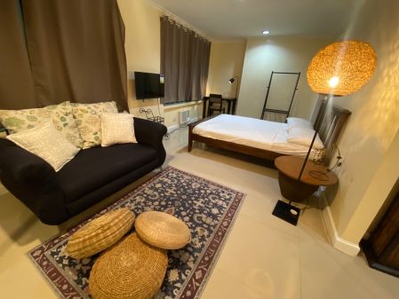 Short Term Rent for Furnished Studio Condo near Makati Med