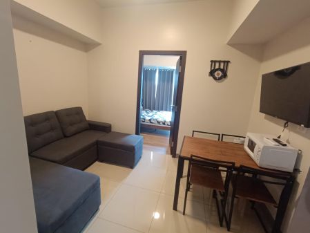 Fully Furnished 1 Bedroom Unit at Park McKinley West for Rent