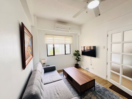 1 Bedroom Forbeswood Heights and Parking Burgos Circle BGC